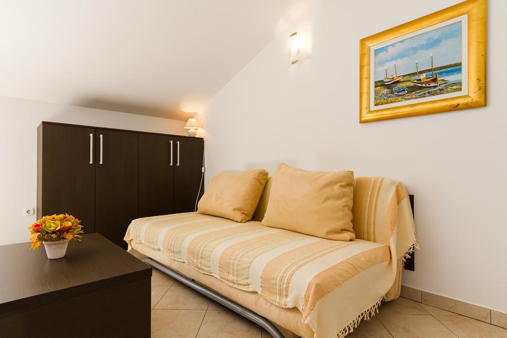 Apartments Vukelic Klenovica Cameră foto