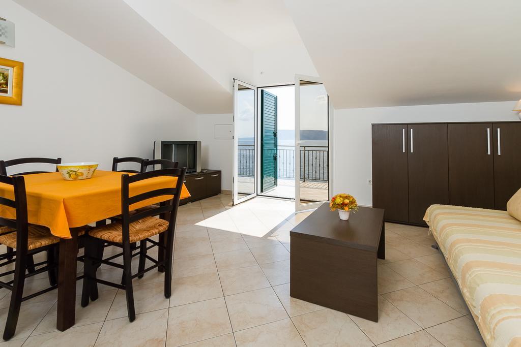 Apartments Vukelic Klenovica Cameră foto