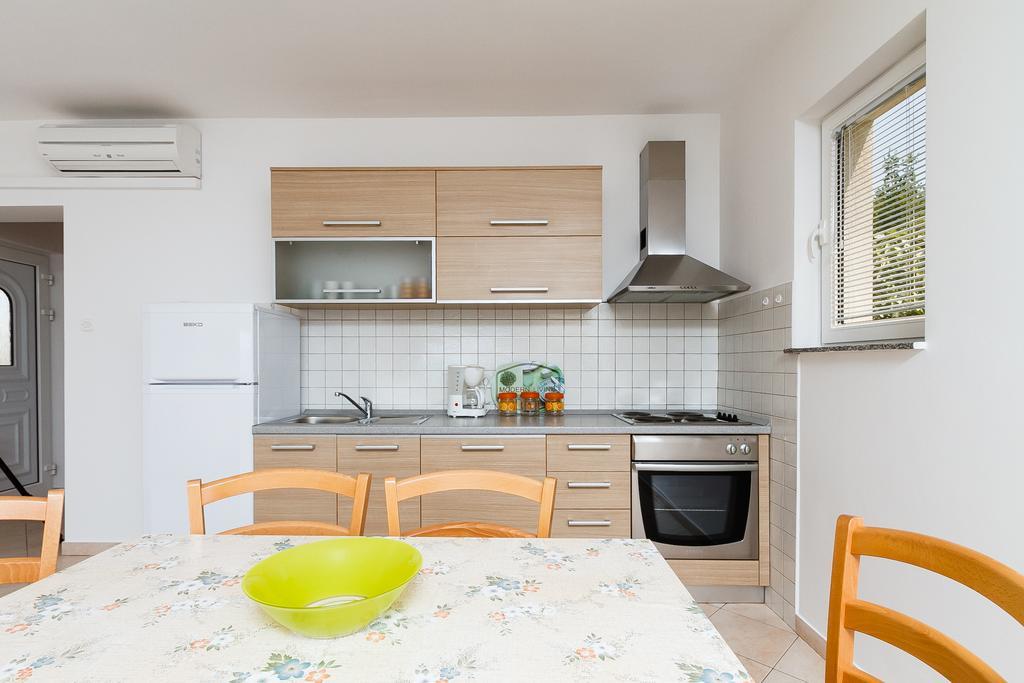 Apartments Vukelic Klenovica Cameră foto
