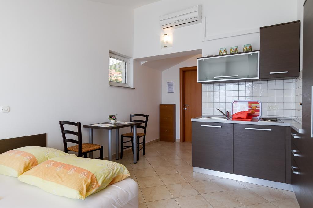 Apartments Vukelic Klenovica Cameră foto